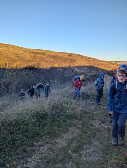Családi és baráti csapattá verbuválódva, két fiúnkkal indultunk neki a Gorbó völgyéből.